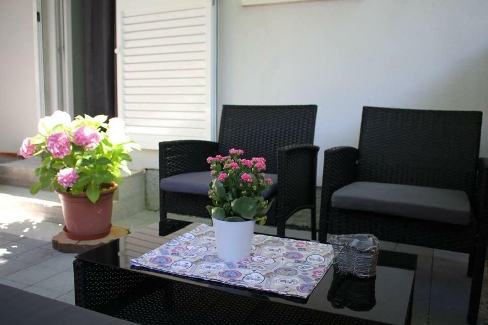 Apartments Holiday Baška Voda Zewnętrze zdjęcie