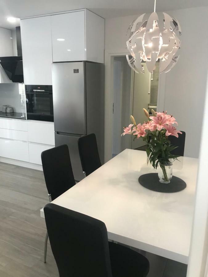 Apartments Holiday Baška Voda Zewnętrze zdjęcie