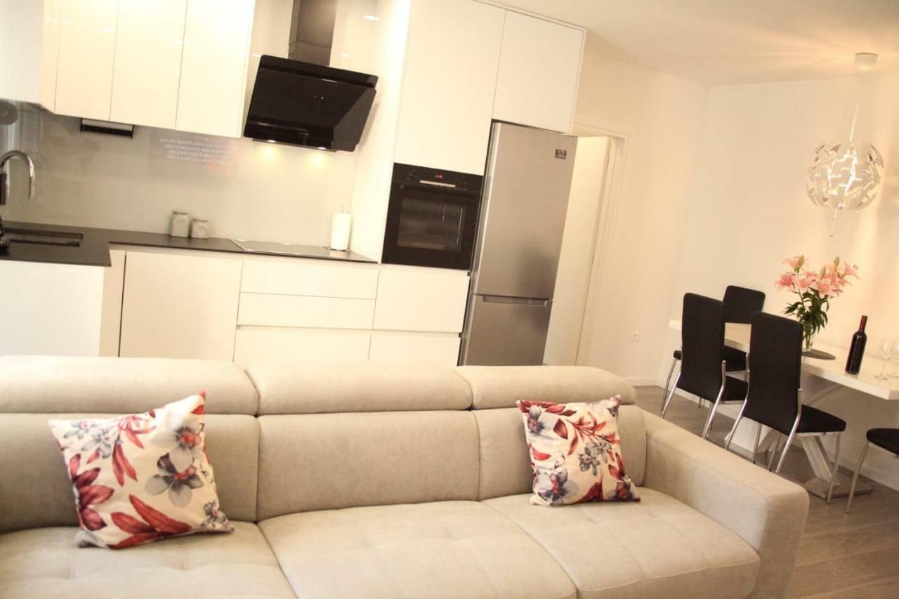 Apartments Holiday Baška Voda Zewnętrze zdjęcie