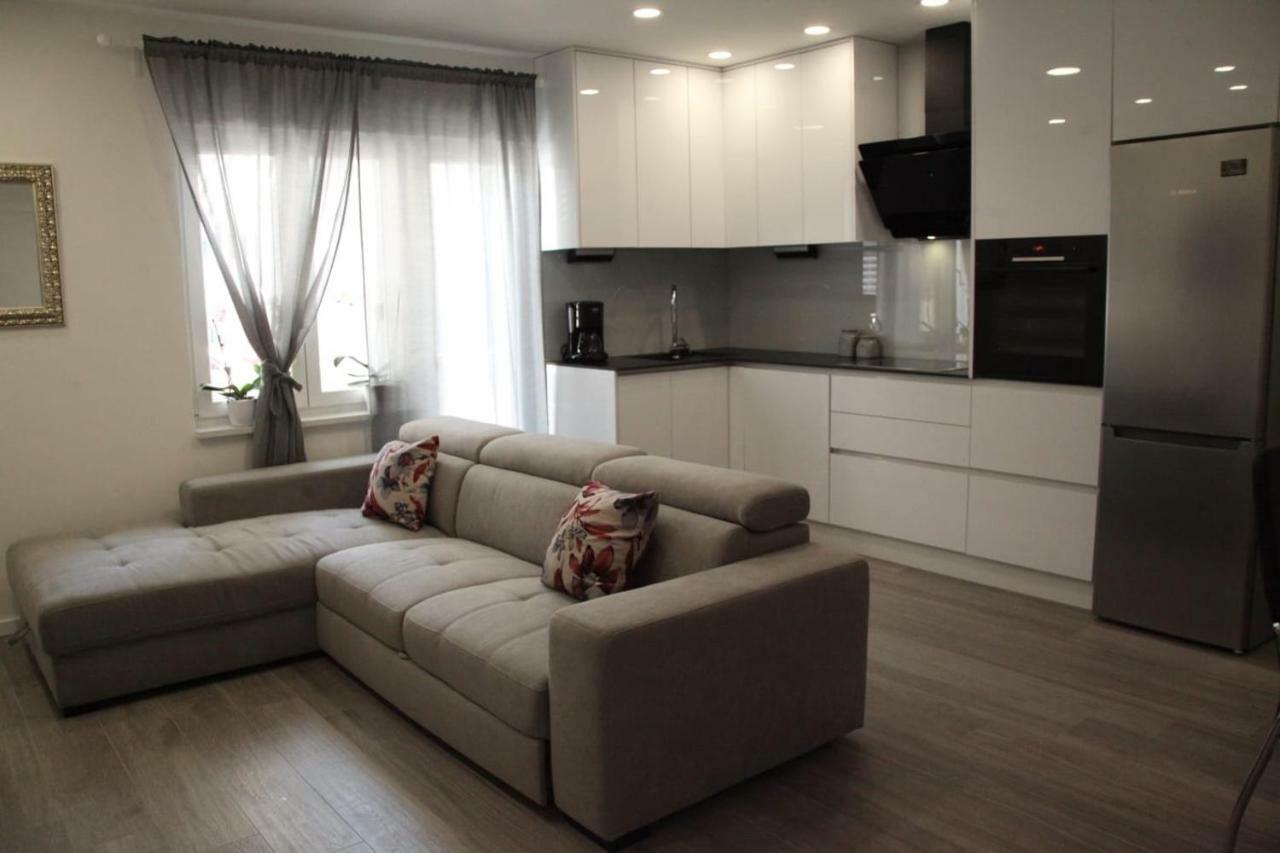 Apartments Holiday Baška Voda Zewnętrze zdjęcie